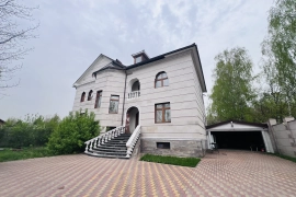 Коттедж в черте города 